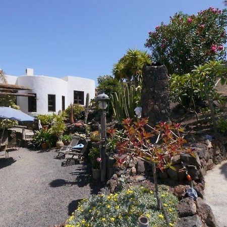 Ferienhaus In Guatiza Mit Gemeinsamem Pool Exterior photo